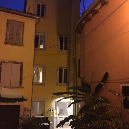 Casa Colloredo Free Parking روفينج المظهر الخارجي الصورة