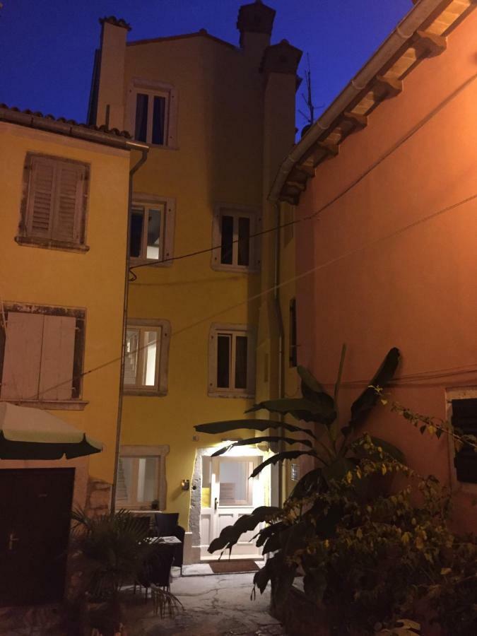 Casa Colloredo Free Parking روفينج المظهر الخارجي الصورة