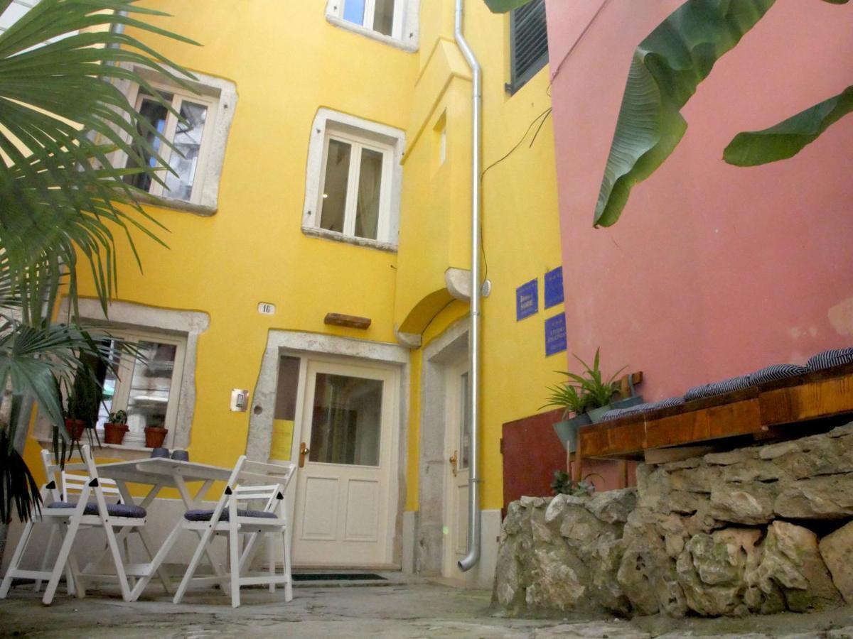 Casa Colloredo Free Parking روفينج المظهر الخارجي الصورة